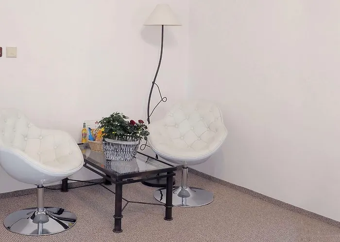 V Podzamci Ii. شقة Mělník