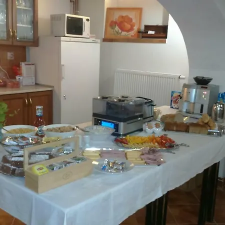 V Podzamci Ii. Apartment Melnik