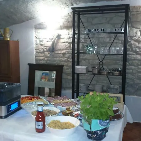 V Podzamci Ii. Melnik